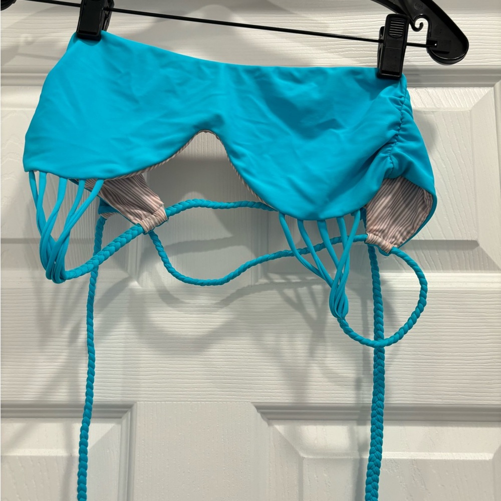 Acacia bikini top - great condition no pills!
